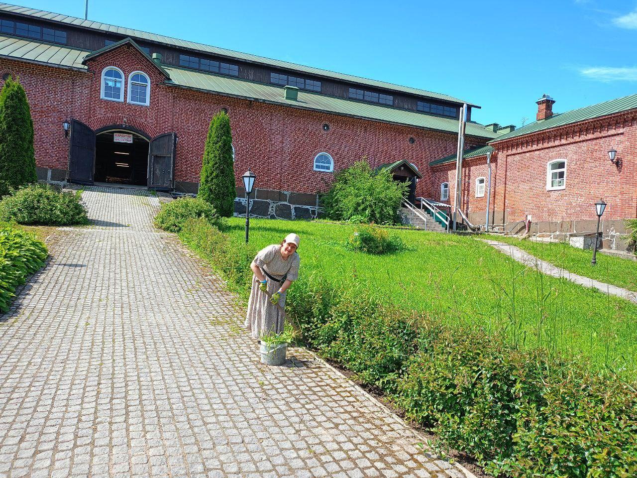 Фото Исцеляют наркоманов и выгоняют за непослушание. Как журналистка из Сибири жила в строгом монастыре на острове Валаам 5